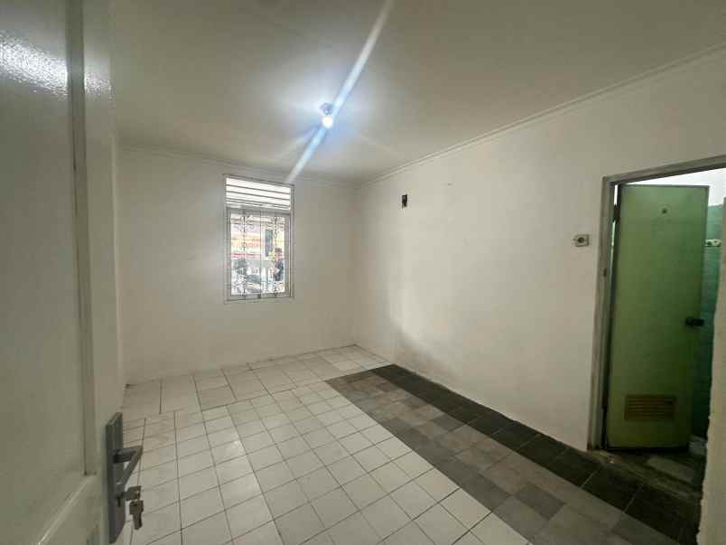 dijual rumah perum sapta taruna 2