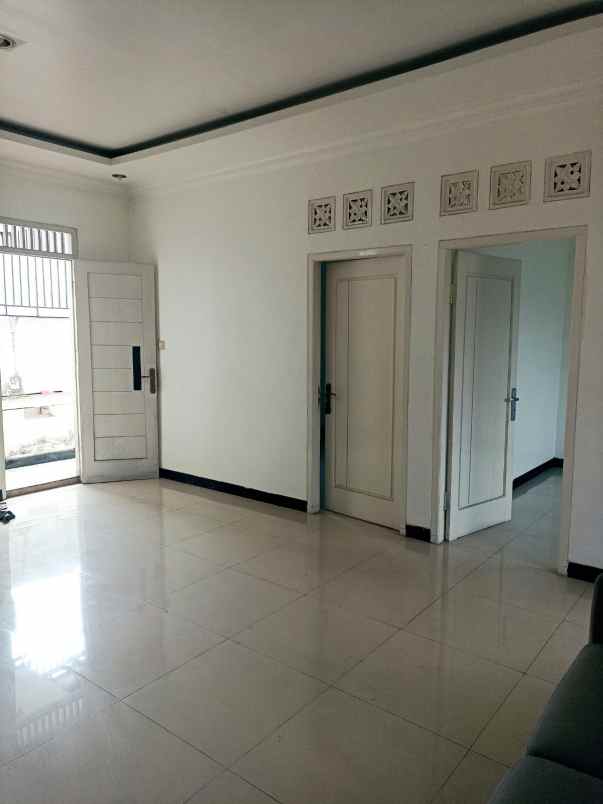 dijual rumah perumahan citra raya
