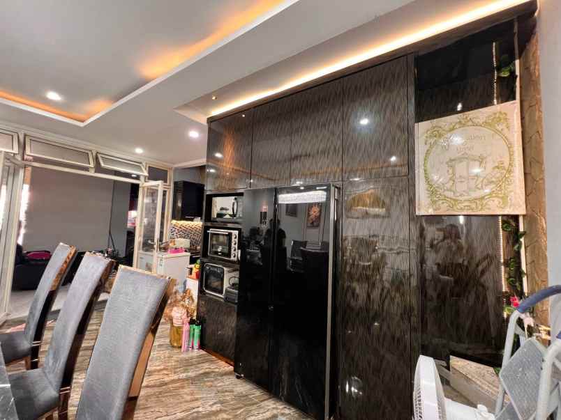 dijual rumah perumahan citragran cibubur