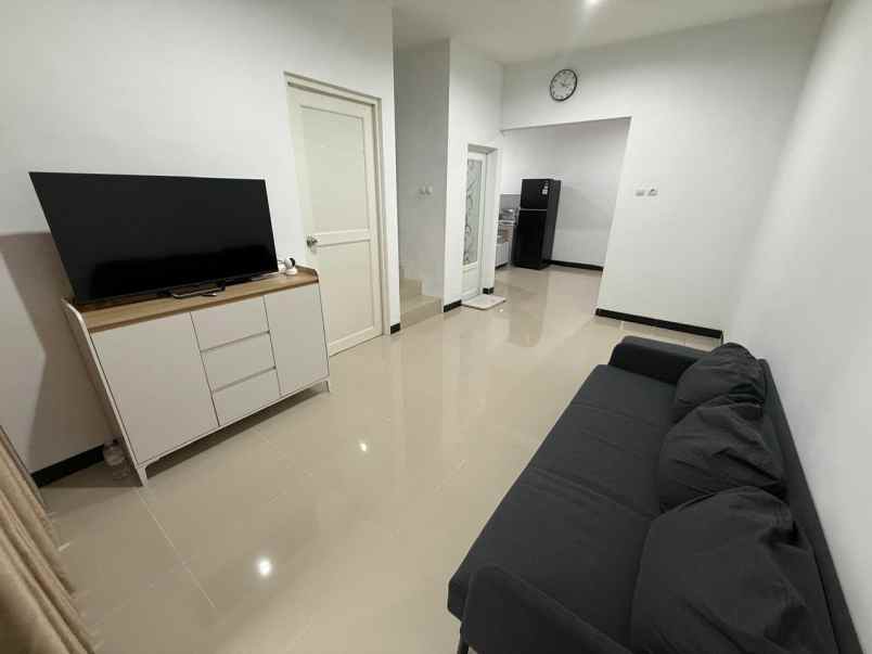 dijual rumah perumahan green mansion