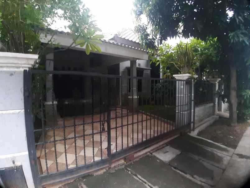 dijual rumah perumahan jatinegara indah