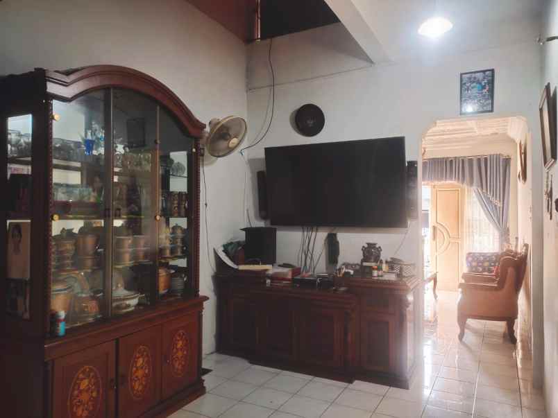 dijual rumah perumnas 1