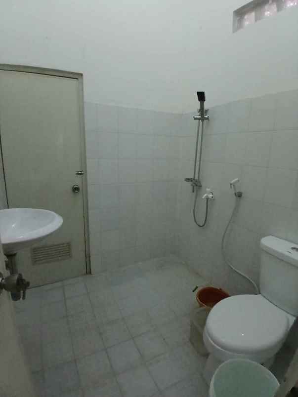 dijual rumah perumnas beji