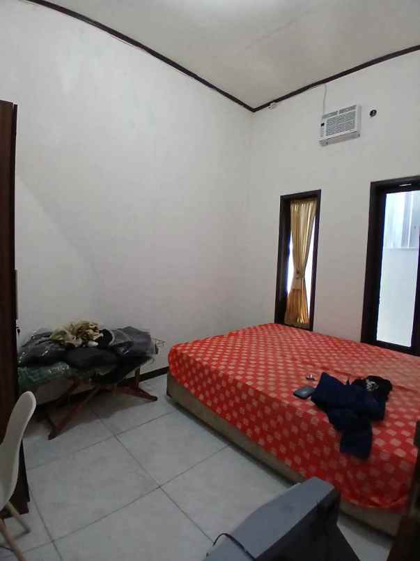 dijual rumah perumnas beji