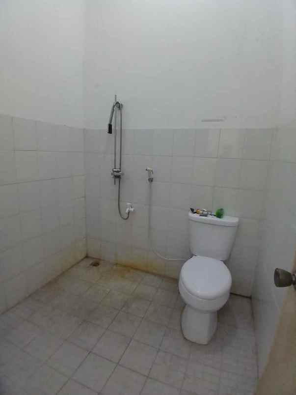 dijual rumah perumnas beji