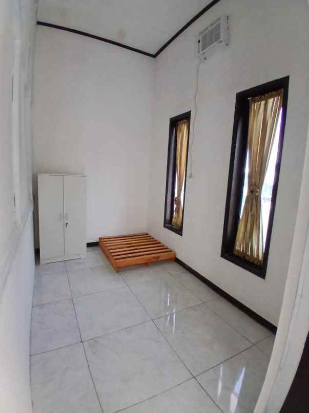 dijual rumah perumnas beji