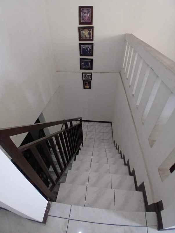dijual rumah perumnas beji