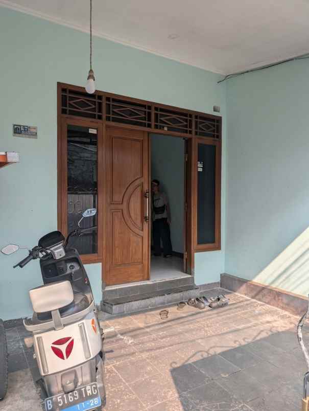 dijual rumah perumnas klender duren sawit