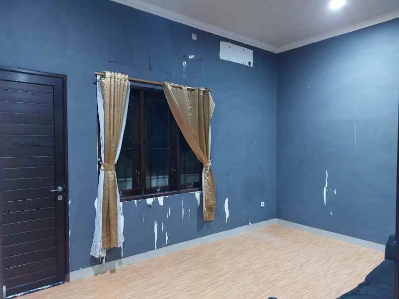 dijual rumah pesona khayangan depok