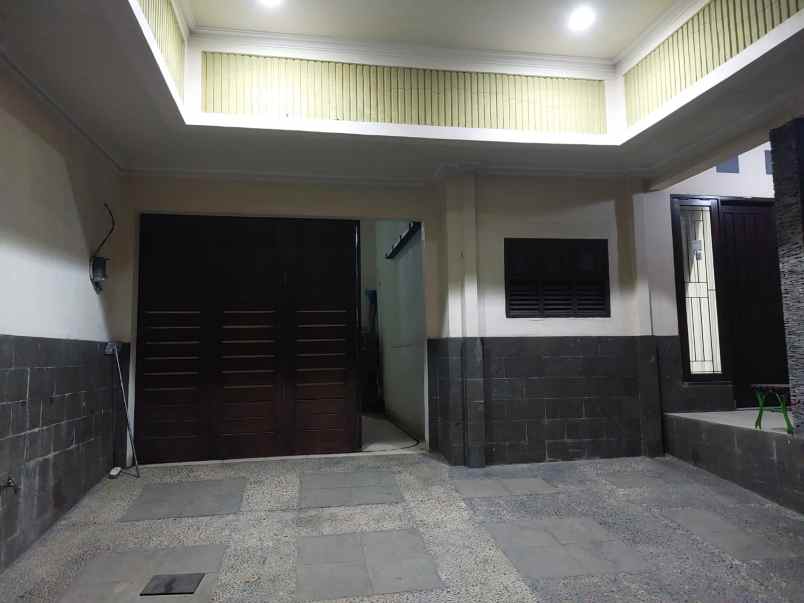 dijual rumah pesona khayangan depok