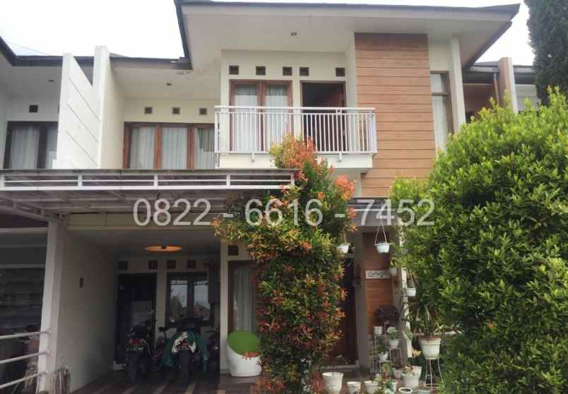 dijual rumah pine villa