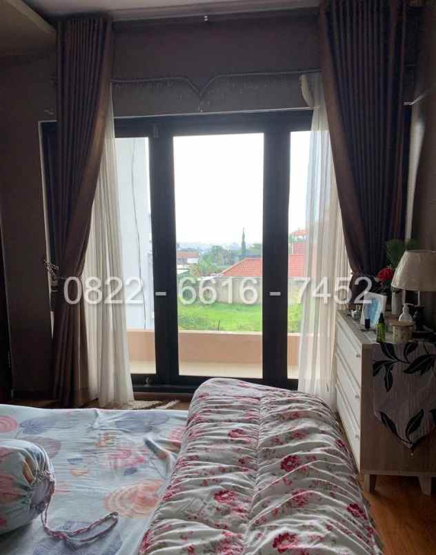 dijual rumah pine villa