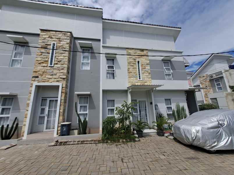 dijual rumah pitara pancoran mas depok