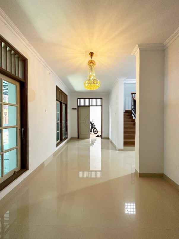 dijual rumah pondok bambu