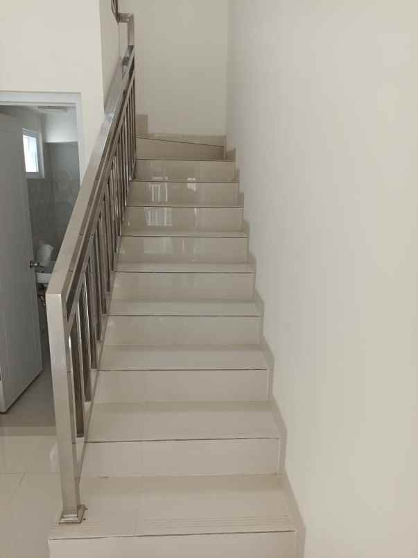 dijual rumah pondok gading residence