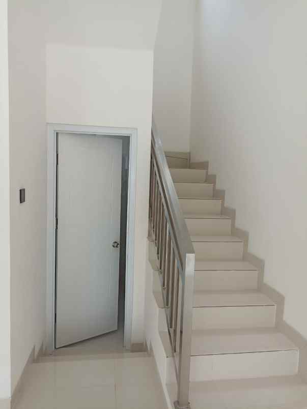 dijual rumah pondok gading residence