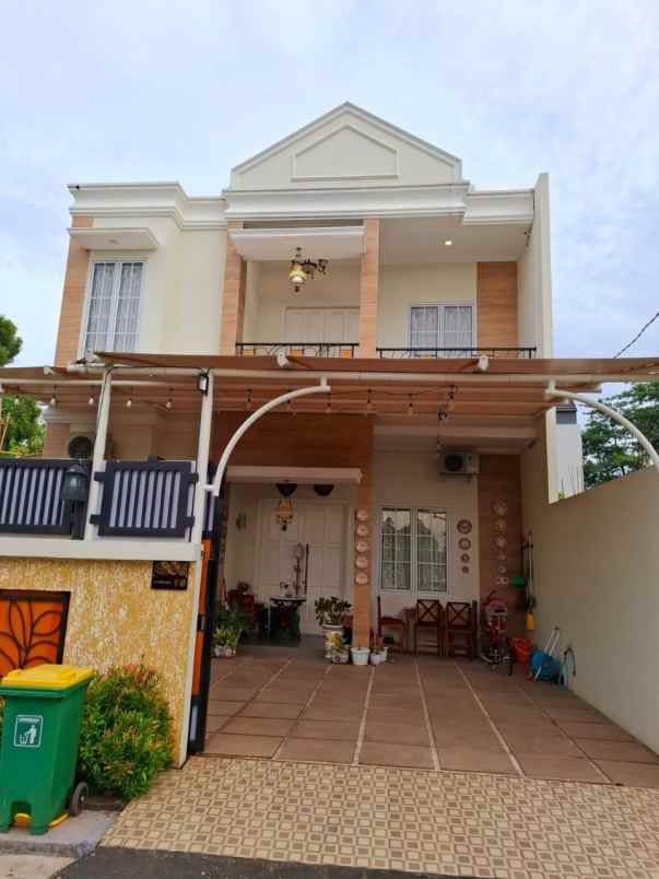 dijual rumah pondok kelapa