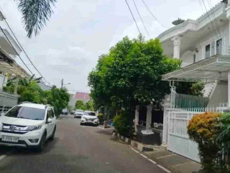 dijual rumah pondok kelapa