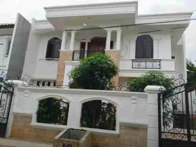 dijual rumah pondok kelapa