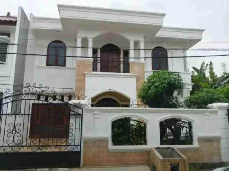 dijual rumah pondok kelapa