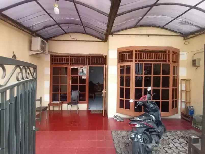 dijual rumah pondok kelapa