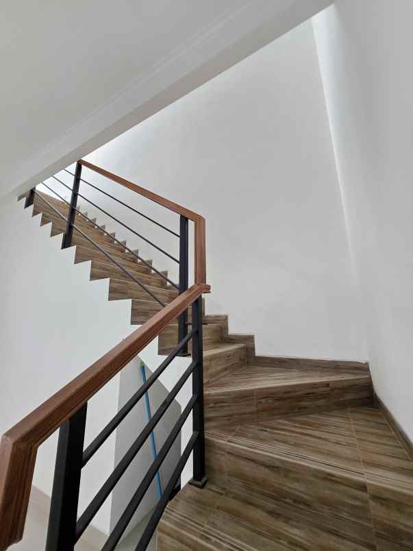 dijual rumah pondok kelapa jaktim