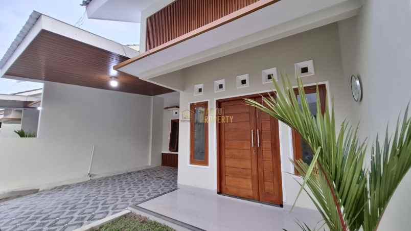 dijual rumah purwomartani kalasan