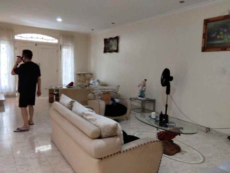 dijual rumah raffles hills housing