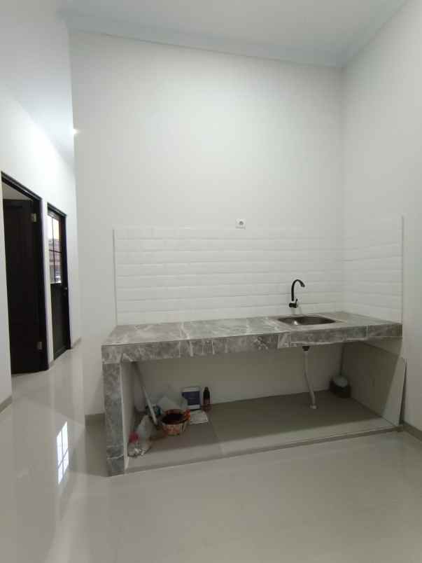 dijual rumah rangkapan jaya depok