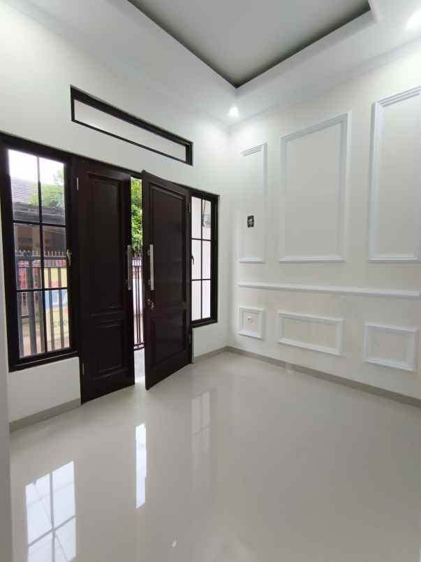 dijual rumah rangkapan jaya depok