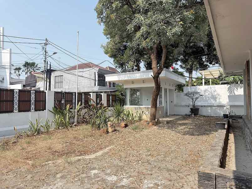 dijual rumah rapi dan siap huni menteng jakarta pusat