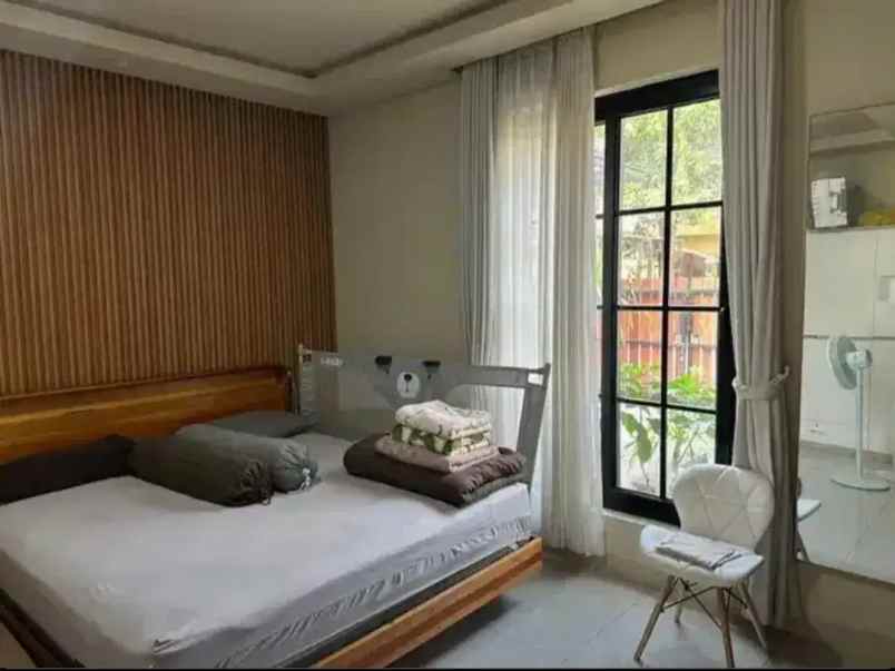 dijual rumah rawalumbu