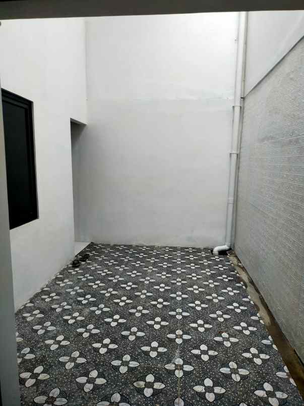 dijual rumah rempoa ciputat