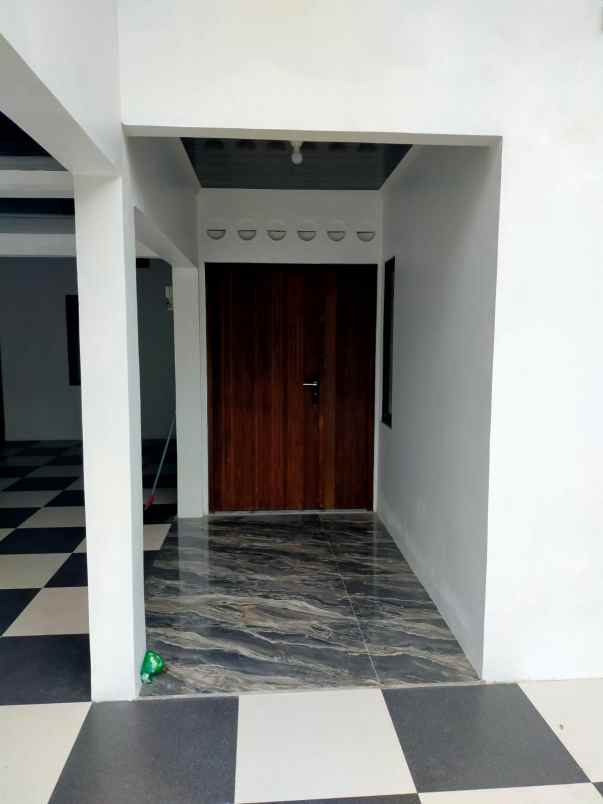 dijual rumah rempoa ciputat