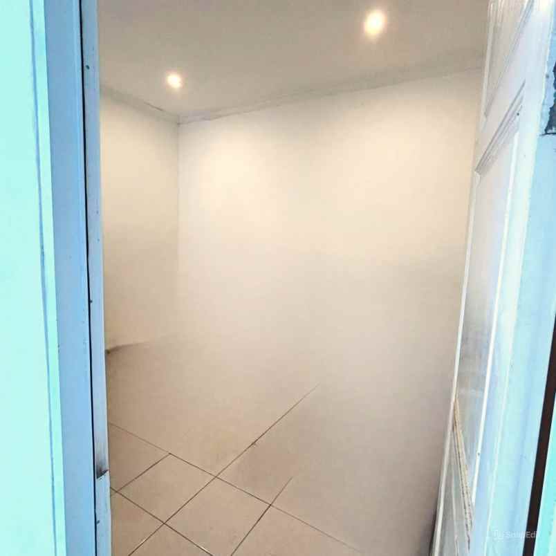 dijual rumah royal residence