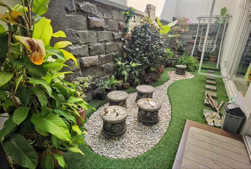 dijual rumah royal residence