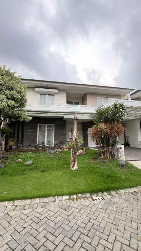 dijual rumah royal residence