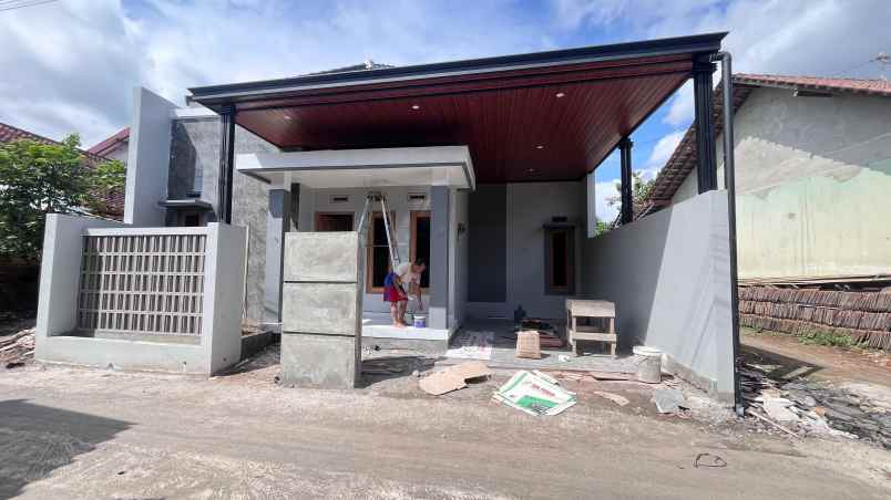 dijual rumah rs atturots