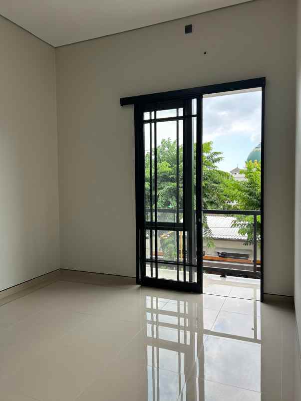 dijual rumah rungkut mapan