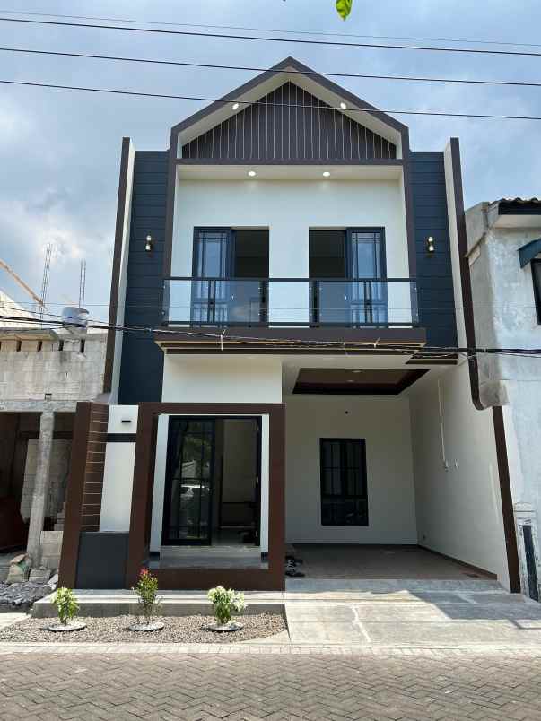 dijual rumah rungkut mapan