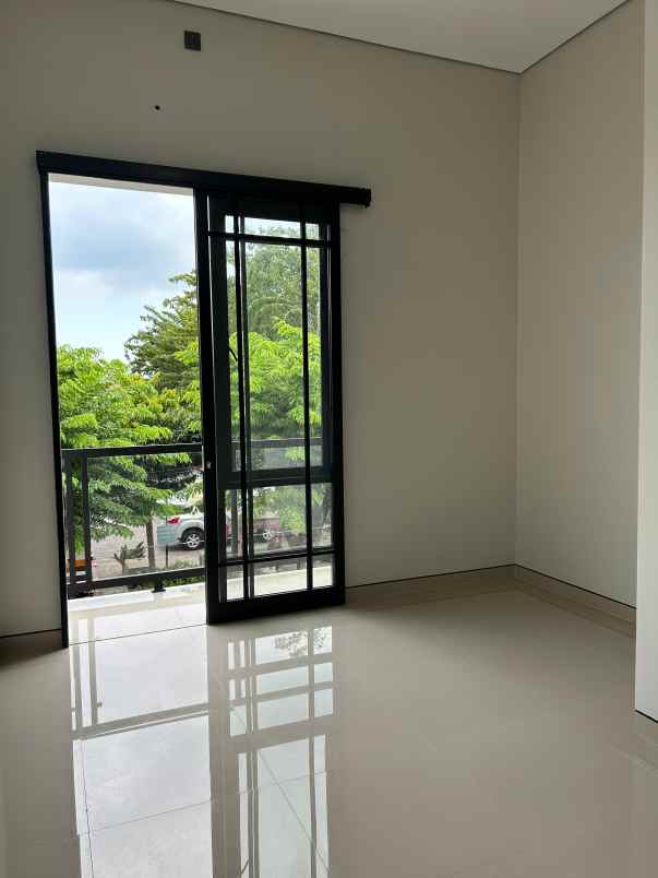 dijual rumah rungkut mapan
