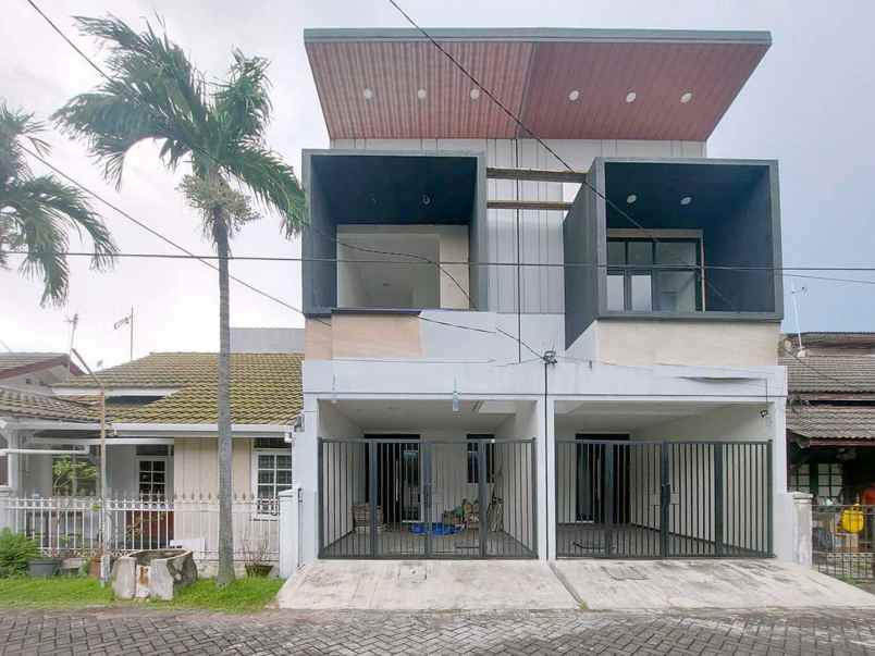 dijual rumah rungkut mapan