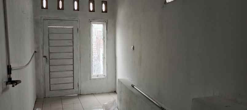 dijual rumah sariwangi