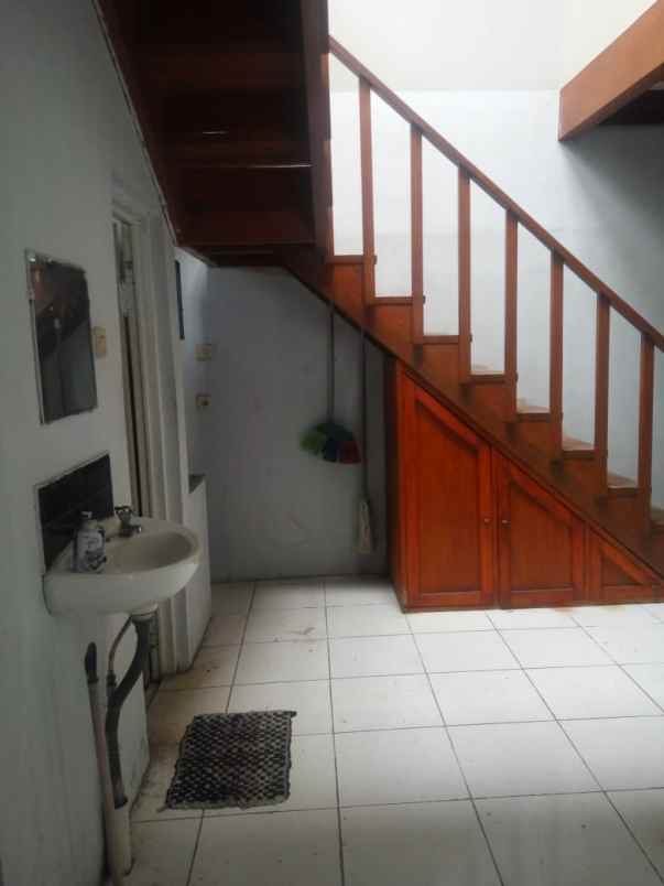 dijual rumah sariwangi residence