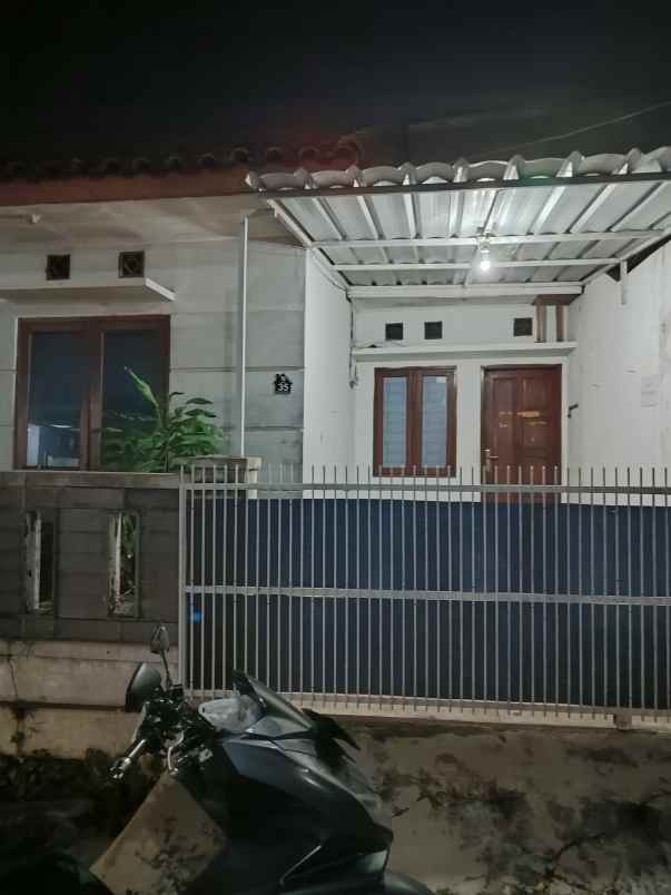 dijual rumah sariwangi residence