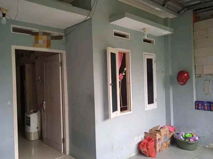 dijual rumah secondary non cluster ciherang depok