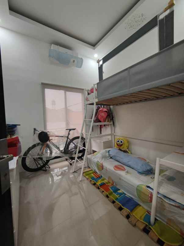 dijual rumah secondary siap huni lokasi strategis