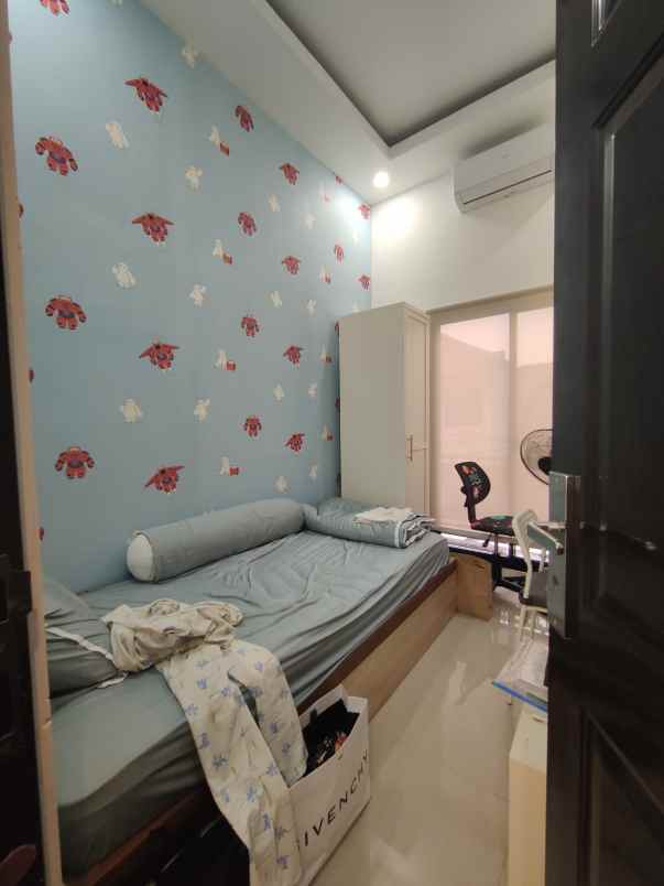 dijual rumah secondary siap huni lokasi strategis