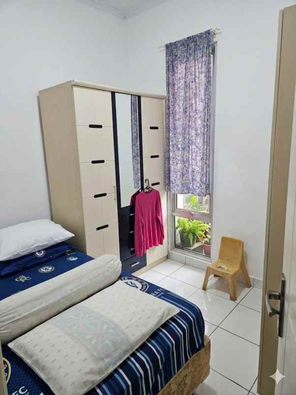 dijual rumah sektor 6