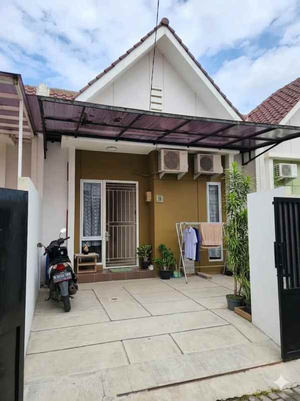 dijual rumah sektor 6